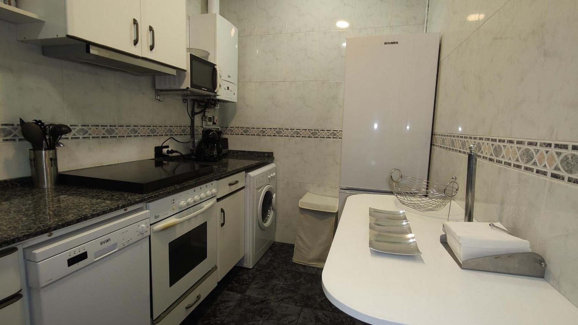 Spacious Aptmt Close To Pl Universidad And Pl Catalunya, 2,5 Bedrooms, Balcony, Heating, Elevator Min 31 Nights バルセロナ エクステリア 写真